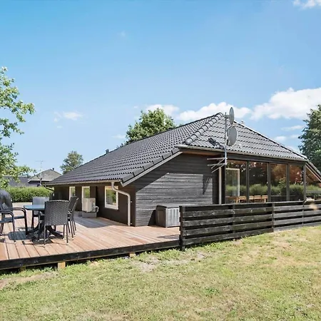 Fy132-middelfart-stjernevej-109 別荘 *